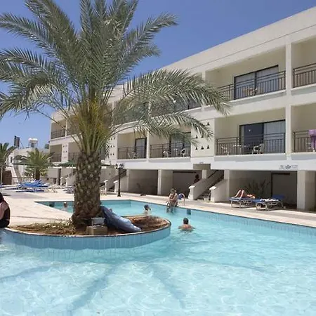 Liquid Apartmanhotel Ajía Nápa