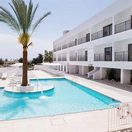 Liquid Apartmanhotel Ajía Nápa