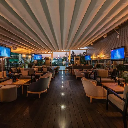 Liquid Hotel apartamentowy Ajia Napa