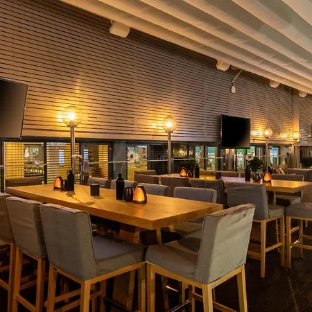 Liquid 4* Ajia Napa